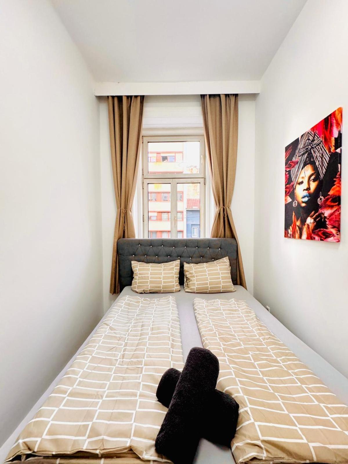 Cozy 9Br Shared Apartment, Only 12Min Walk To Augarten เวียนนา ภายนอก รูปภาพ