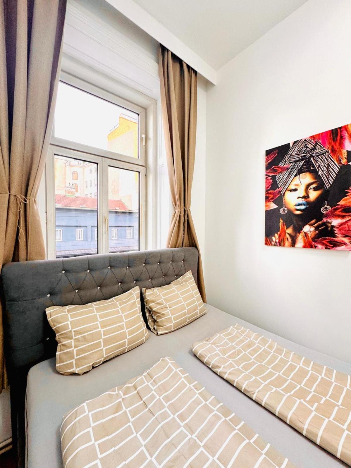 Cozy 9Br Shared Apartment, Only 12Min Walk To Augarten เวียนนา ภายนอก รูปภาพ
