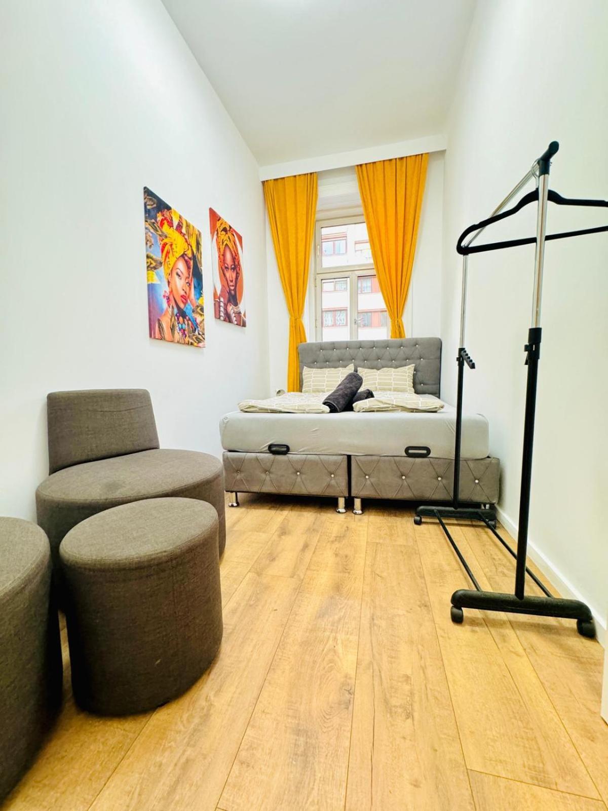Cozy 9Br Shared Apartment, Only 12Min Walk To Augarten เวียนนา ภายนอก รูปภาพ
