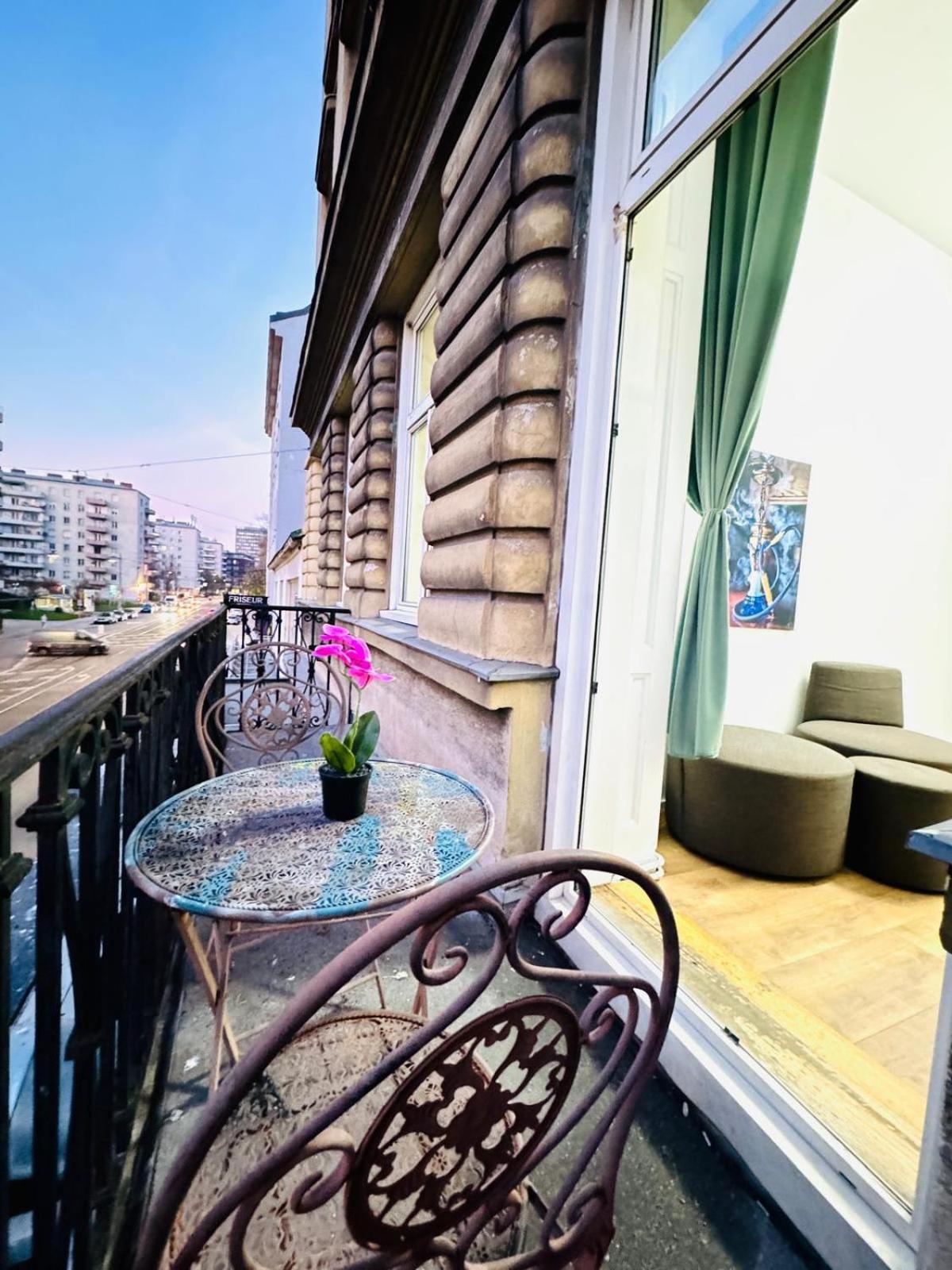 Cozy 9Br Shared Apartment, Only 12Min Walk To Augarten เวียนนา ภายนอก รูปภาพ