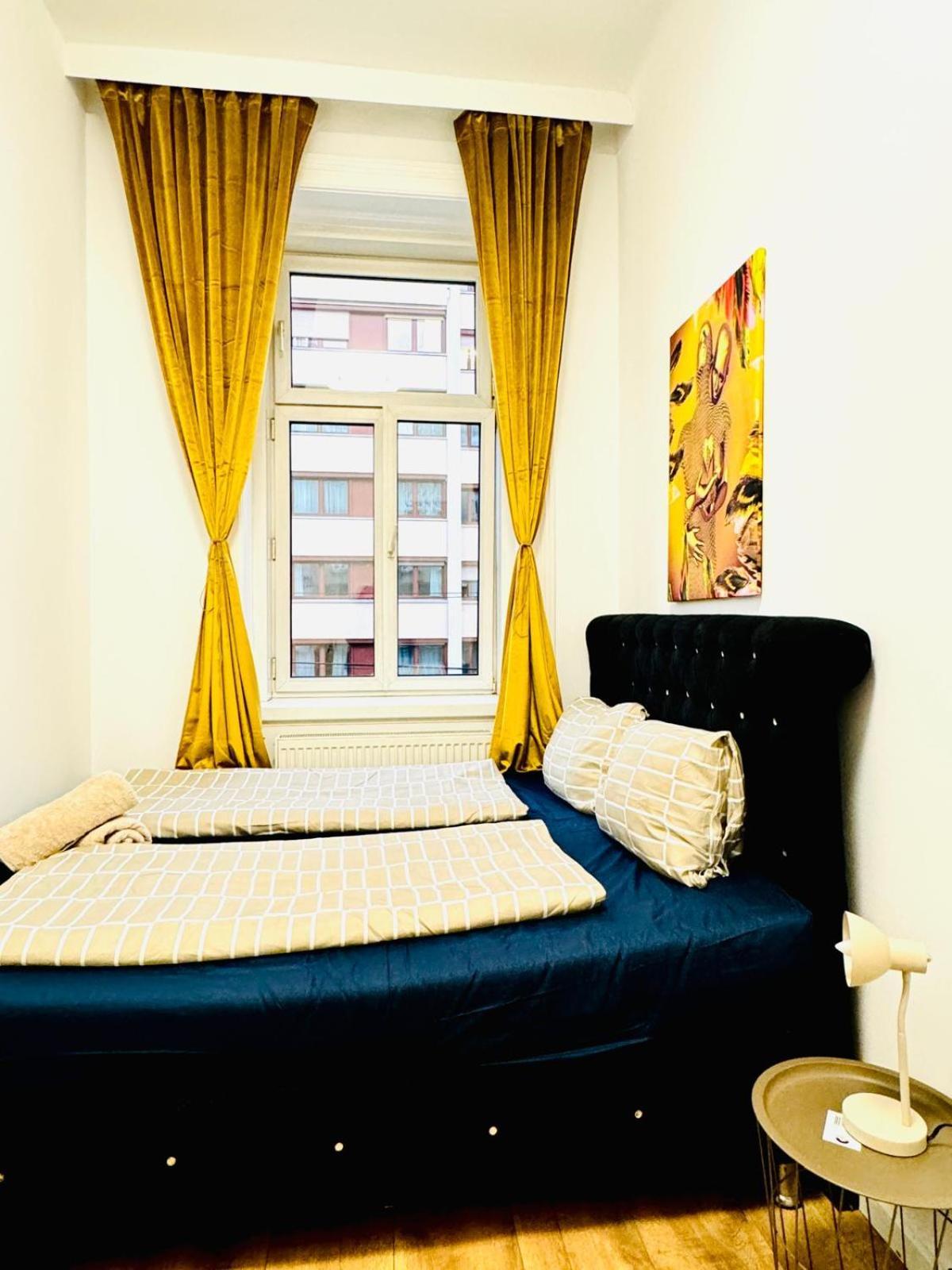 Cozy 9Br Shared Apartment, Only 12Min Walk To Augarten เวียนนา ภายนอก รูปภาพ
