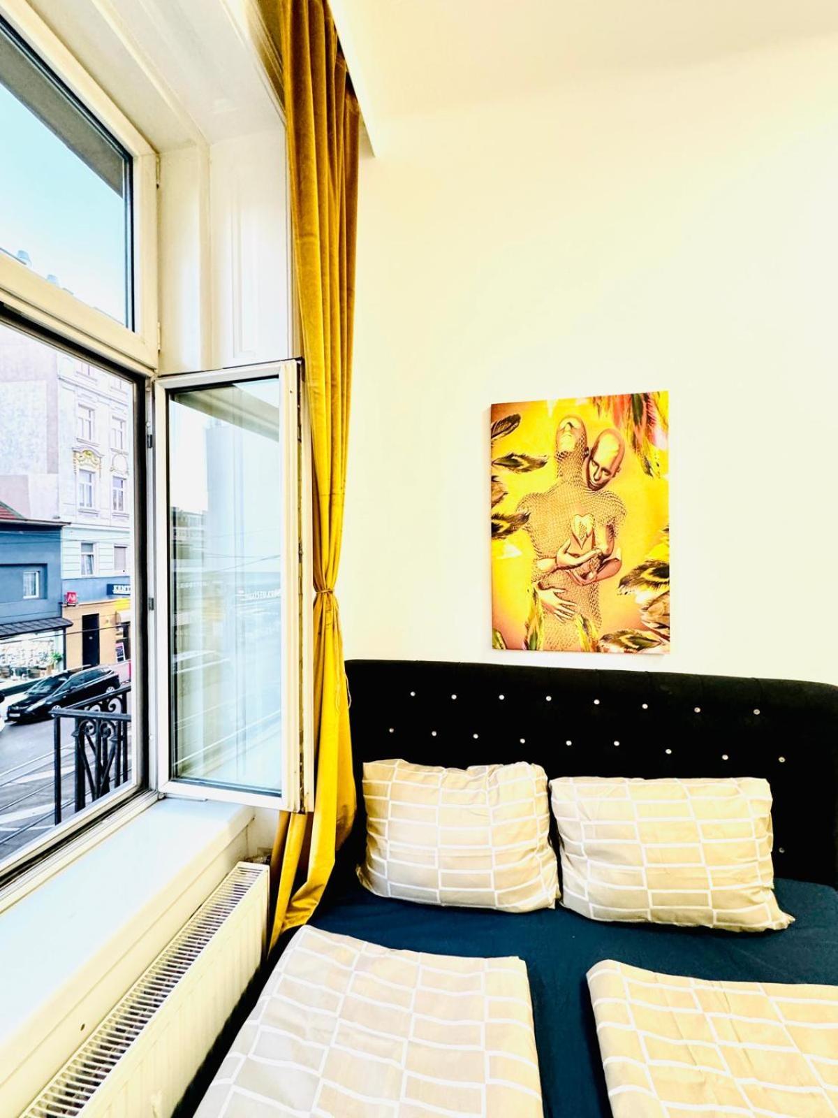 Cozy 9Br Shared Apartment, Only 12Min Walk To Augarten เวียนนา ภายนอก รูปภาพ