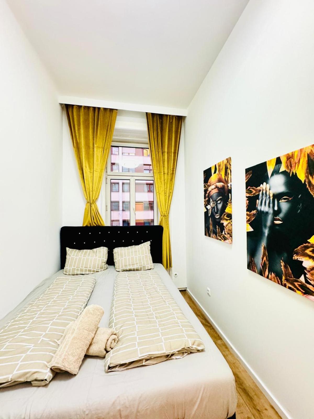 Cozy 9Br Shared Apartment, Only 12Min Walk To Augarten เวียนนา ภายนอก รูปภาพ