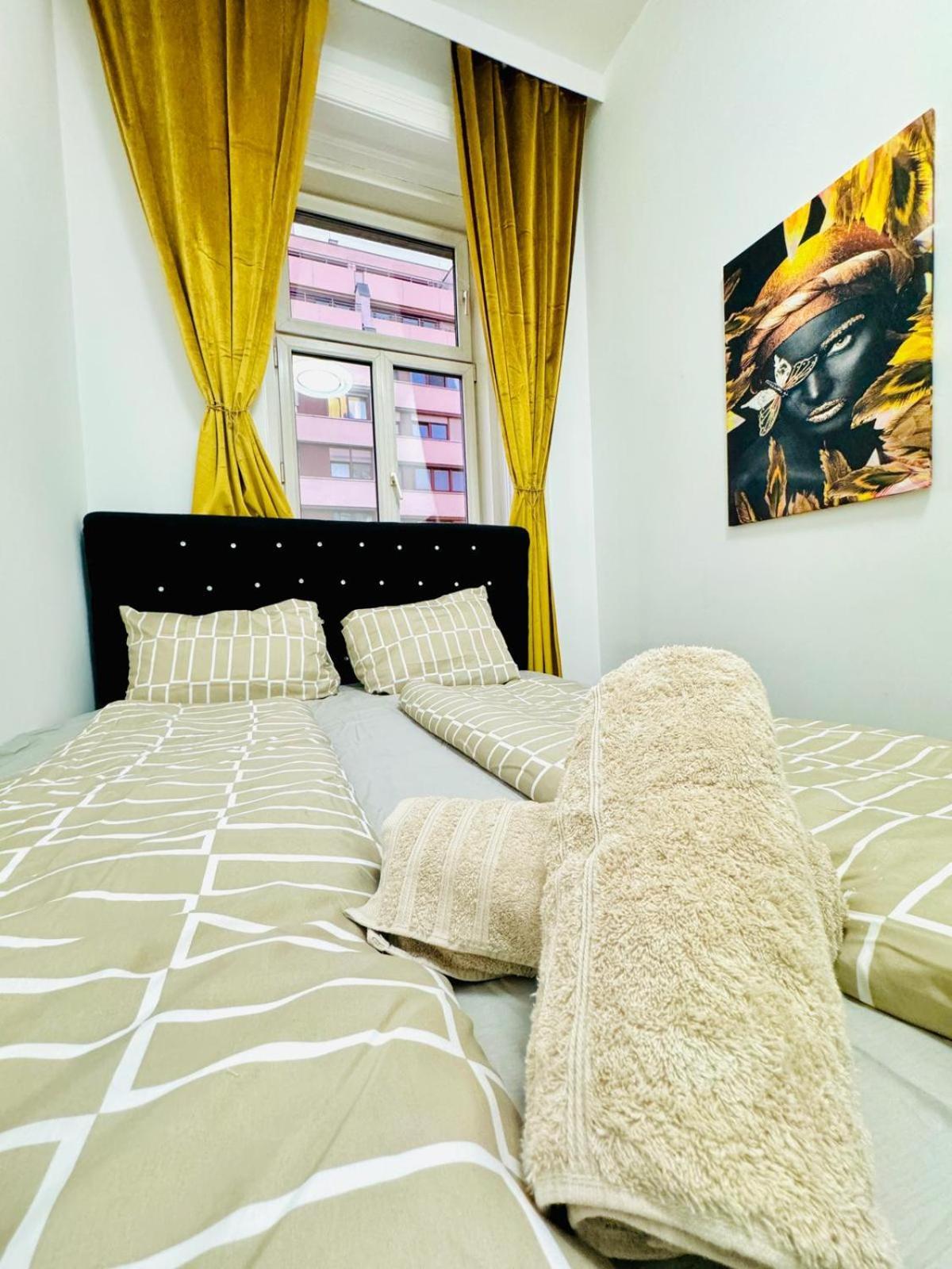 Cozy 9Br Shared Apartment, Only 12Min Walk To Augarten เวียนนา ภายนอก รูปภาพ